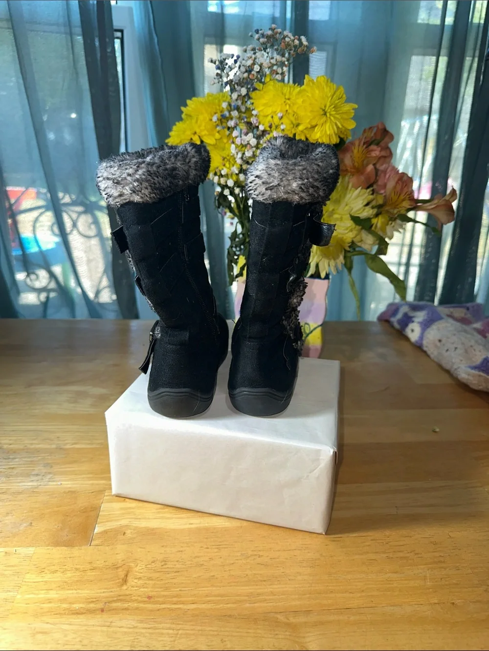 🤩Kid’s Black Faux-Fur Trim Winter Boots with Decorative Buckles & Lining. 🎁3